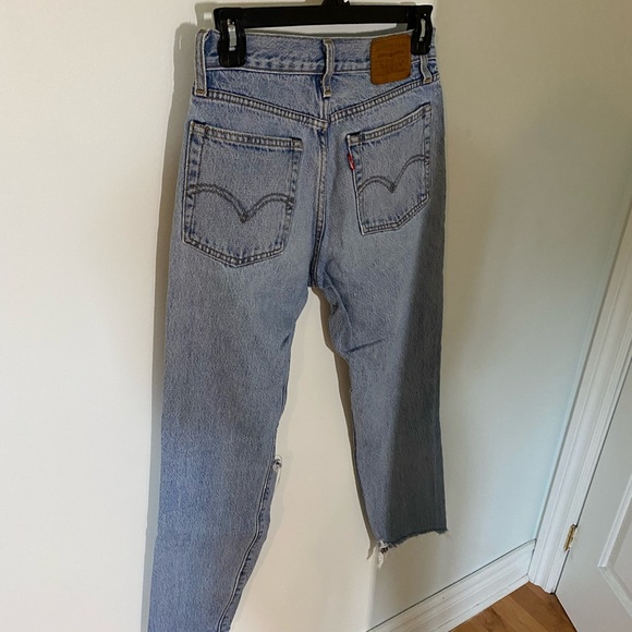 LEVIS WEDGIE RIPPED SIZE 25 FIT LIKE SIZE 24 - Picture 4 of 6